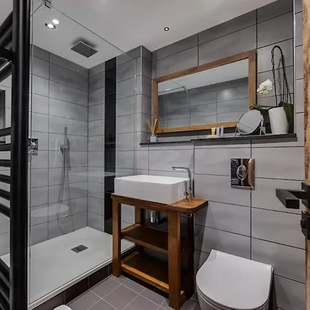 Adonis - Stylish 2 Bedroom Nr Centre Of Town * Val-dʼIsère